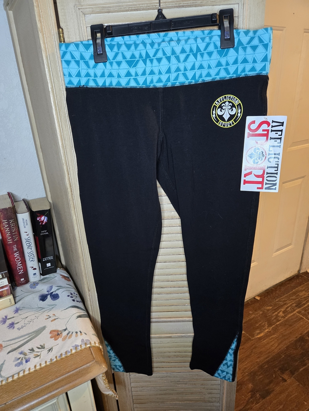 Affliction Sport Women's M Leggings Black Blue Geometric Elastic Waist